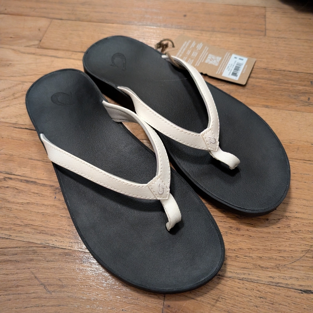 Women's Black and Cream Flip Flops
